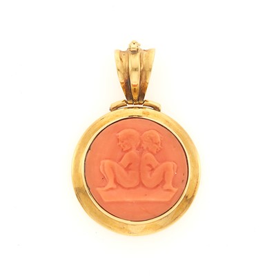 Lot 1022 - Gold and Coral Cameo Enhancer