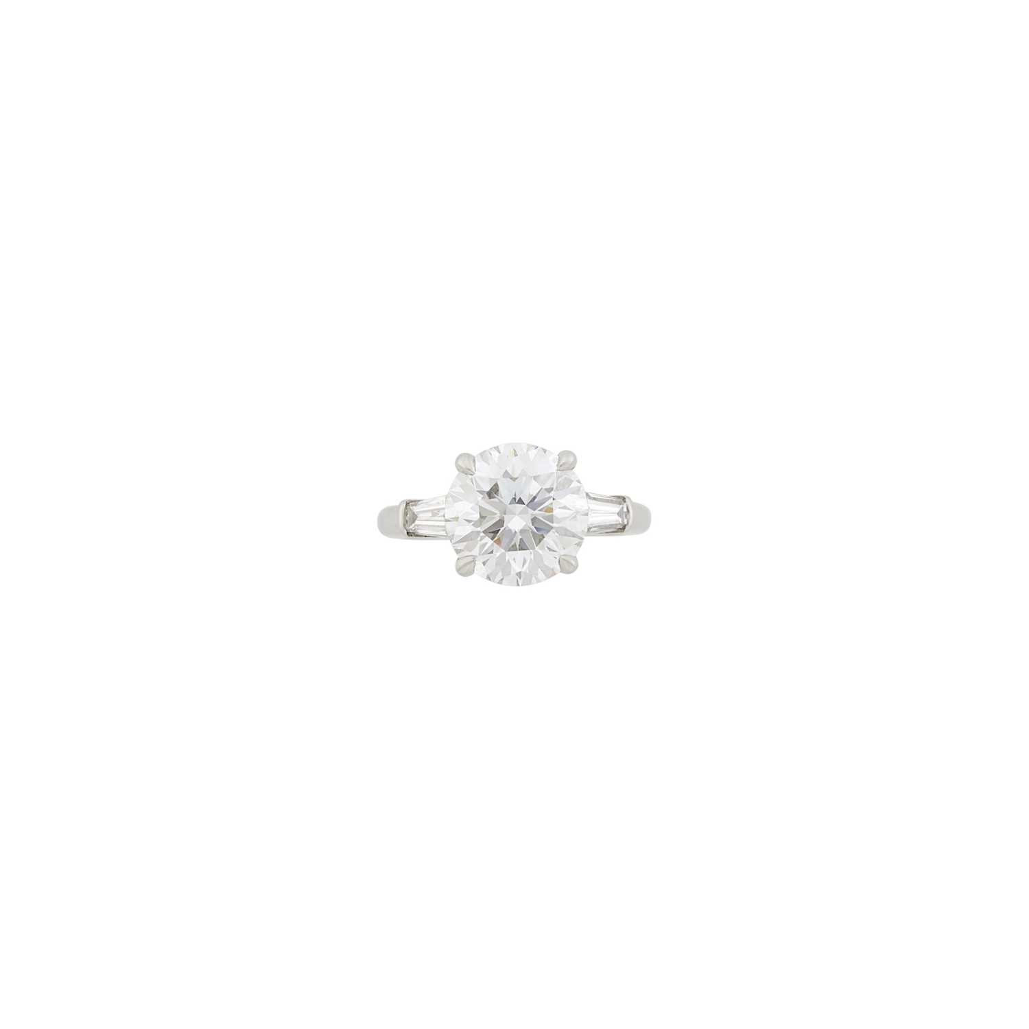 Lot 240 - Tiffany & Co. Platinum and Diamond Ring