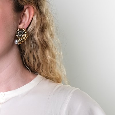 Lot 44 - Elizabeth Gage Pair of Gold, Pyritized Ammonite and Gray Baroque Cultured Pearl Earclips