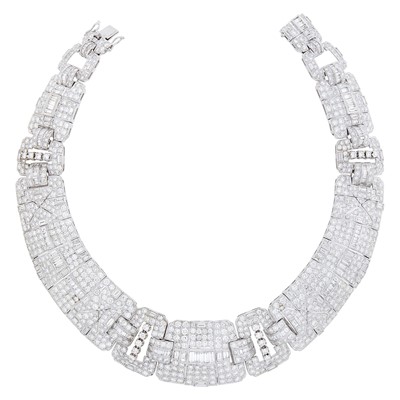 Lot 105 - White Gold and Diamond Necklace