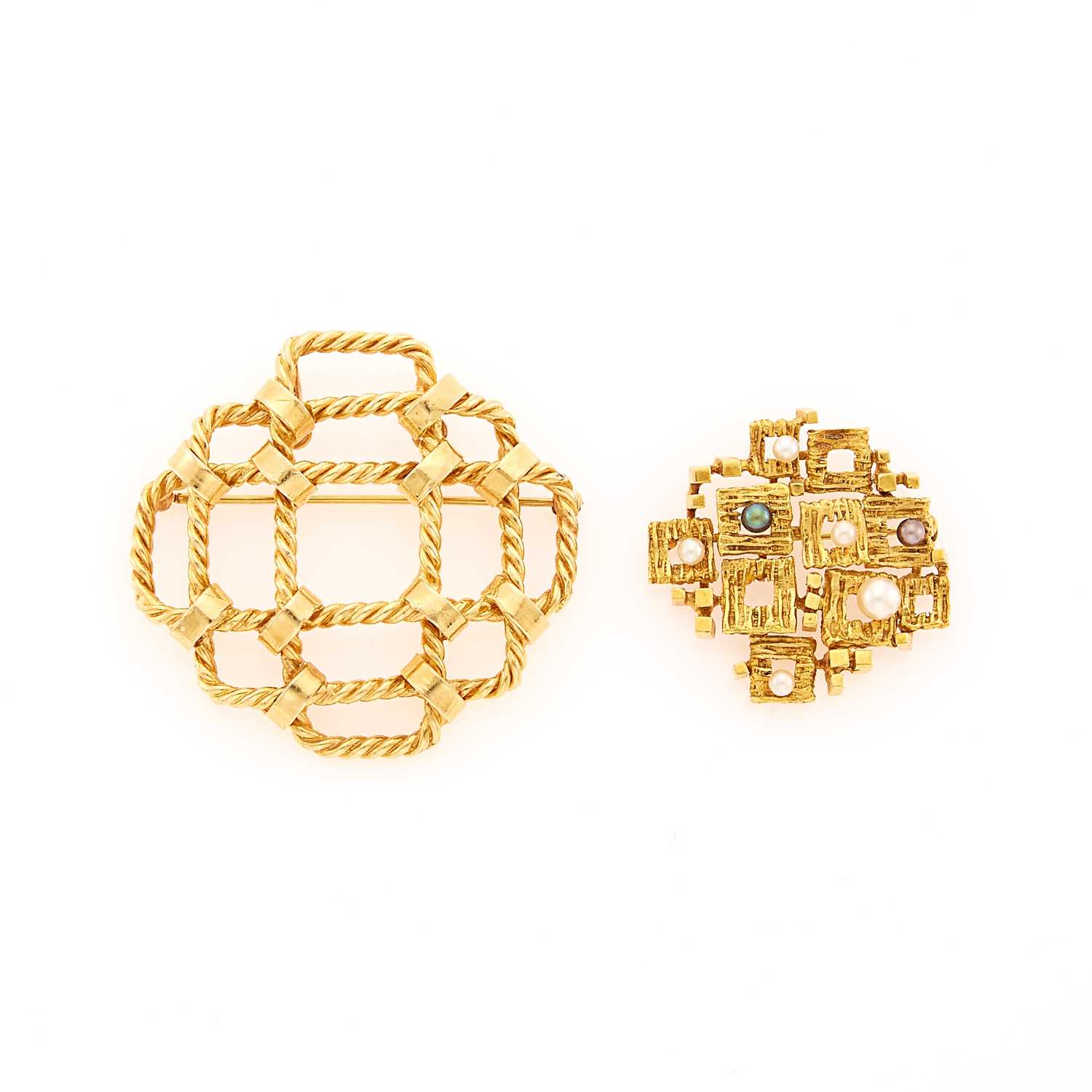 Lot 1026 - Gold Pendant-Brooch and Gold and Cultured Pearl Brooch