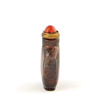 Lot 18 - A Chinese Agate Snuff Bottle