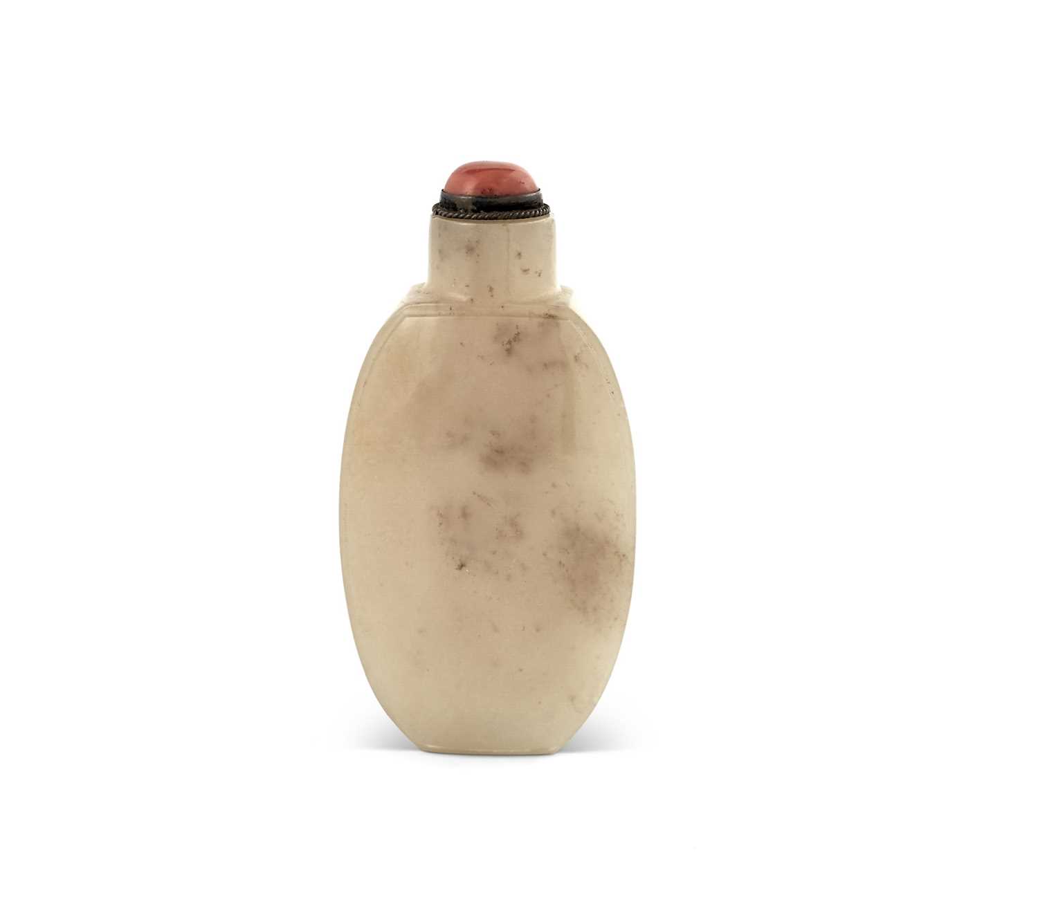 Lot 8 - A Chinese White Jade Snuff Bottle