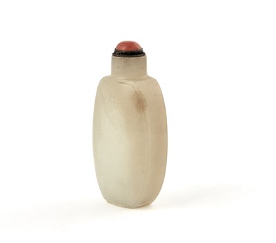 Lot 8 - A Chinese White Jade Snuff Bottle