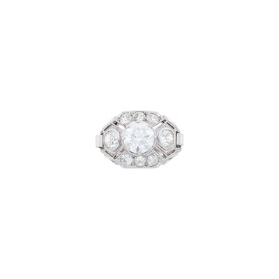 Lot 1051 - White Gold and Diamond Ring