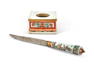 Lot 262 - Two Chinese Export Famille Verte Porcelain Articles