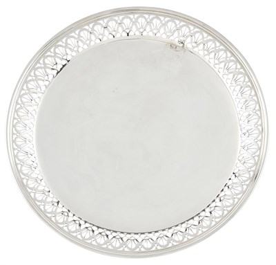 Lot 1114 - Tiffany & Co. Sterling Silver Footed Cake Plate