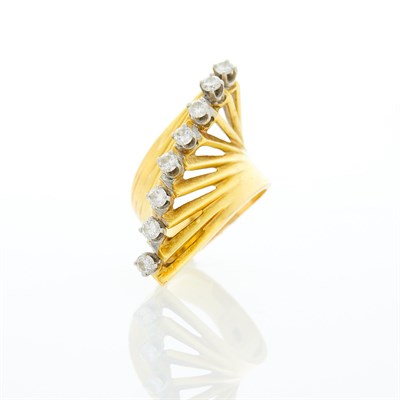 Lot 1018 - Gold and Diamond Ring