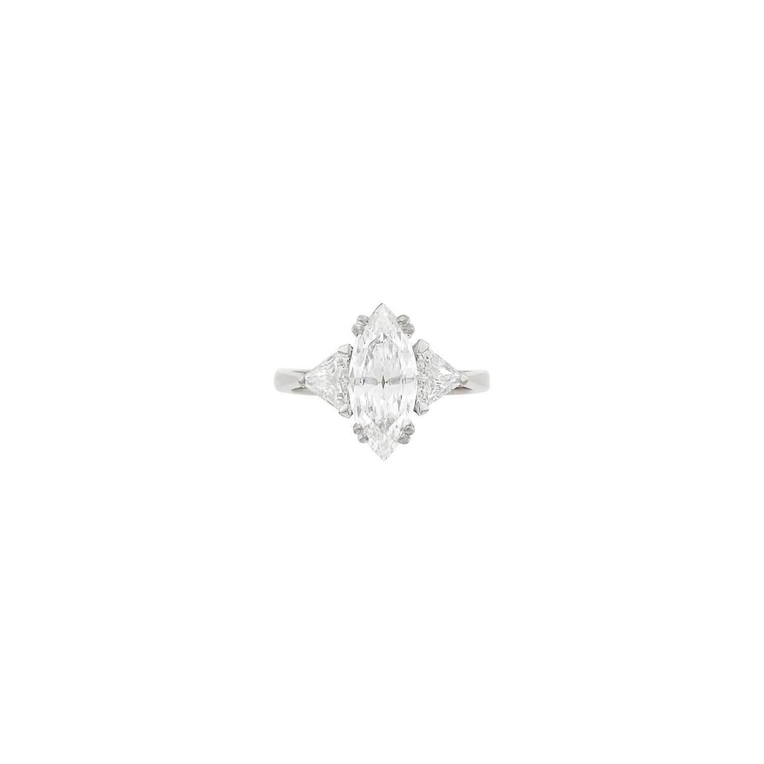 Lot 153 - White Gold and Diamond Ring