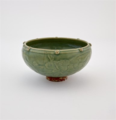 Lot 199 - A Chinese Longquan Celadon Bowl