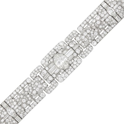 Lot 221 - Oscar Heyman & Brothers Platinum and Diamond Bracelet