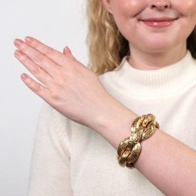 Lot 13 - Wide Gold Bombé Link Bracelet