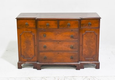 Lot 359 - Georgian Style Mahogany Chest of Drawers