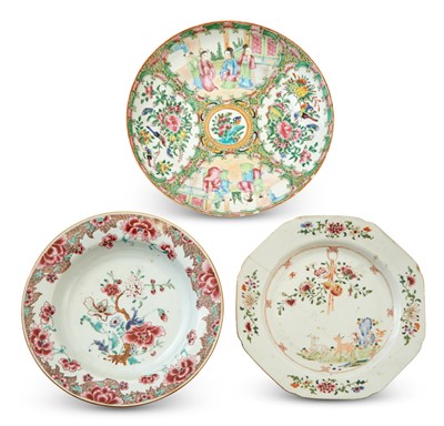 Lot 48 - Three Chinese Export Porcelain Dishes