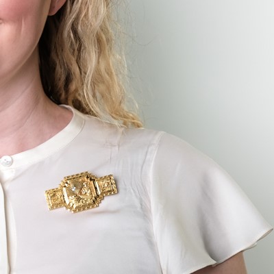 Lot 132 - Gold and Diamond Brooch