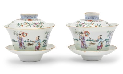 Lot 434 - A Pair of Chinese Covered Bowls and Saucers