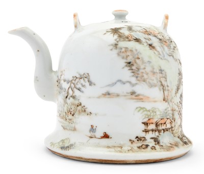 Lot 423 - A Chinese Qianjiang Porcelain Teapot