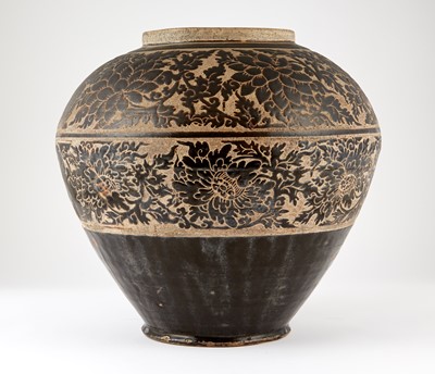Lot 321 - An Exceptional Chinese Cizhou Sgraffiato Jar