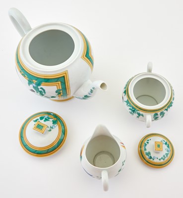 Lot 338 - Hermès Les Toucans Pattern Porcelain Dinner Service