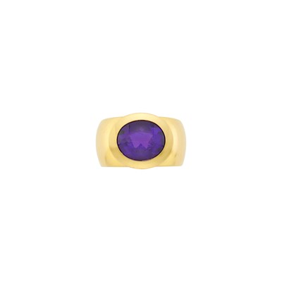 Lot 28 - Jochen Pohl Gold and Cabochon Amethyst Ring