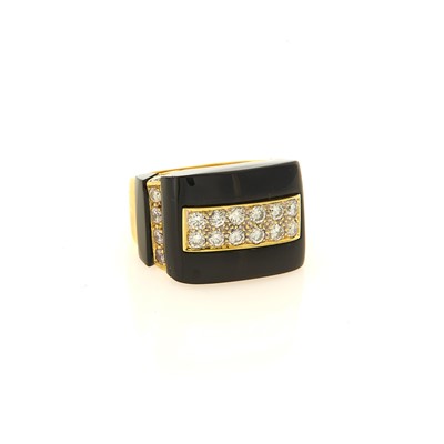 Lot 2035 - Gold, Diamond and Onyx Ring