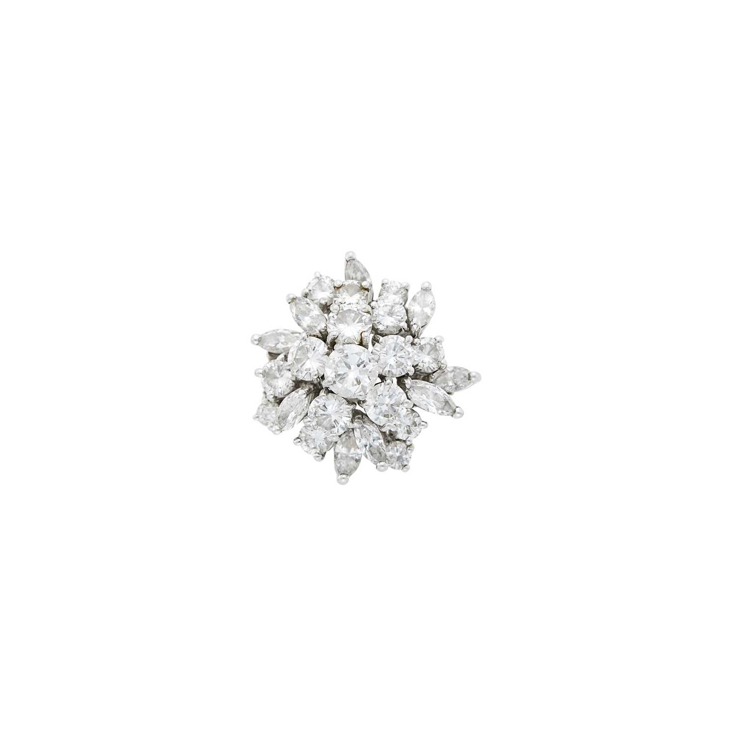 Lot 61 - Platinum and Diamond Cluster Ring