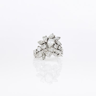 Lot 1070 - Platinum and Diamond Cluster Ring