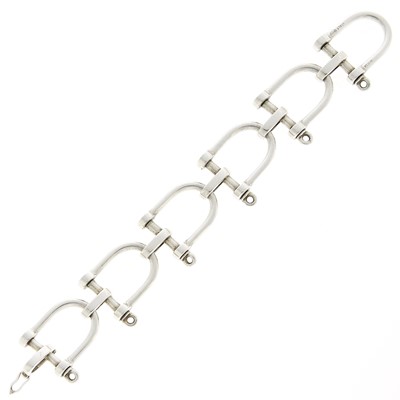 Lot 2152 - Gucci Sterling Silver Stirrup Link Bracelet