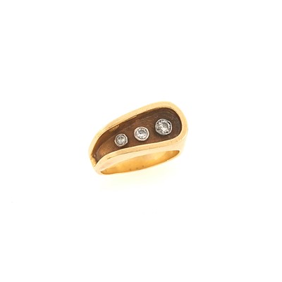 Lot 1193 - Gold and Diamond Ring