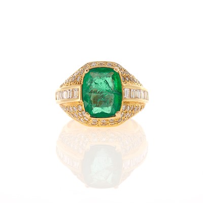 Lot 2050 - Gold, Emerald and Diamond Ring