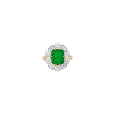 Lot 230 - Gold, Platinum, Emerald and Diamond Ring