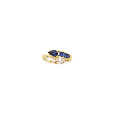 Lot 1043 - Oscar Heyman & Brothers Gold, Sapphire and Diamond Crossover Ring