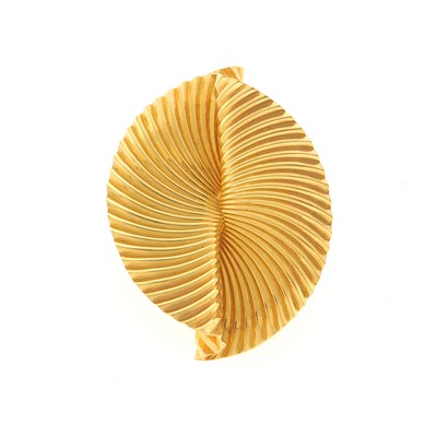 Lot 1041 - Tiffany & Co. Gold Brooch