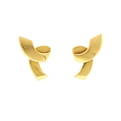 Lot 1004 - Tiffany & Co., Paloma Picasso Pair of Gold Twist Ribbon Bow Earclips