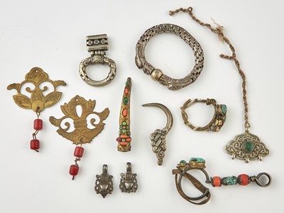 Lot 543 - A Group of Tibetan and Chinese Jewelry Articles