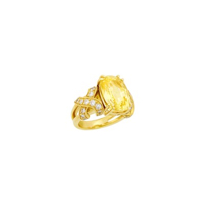 Lot 42 - Gold, Yellow Sapphire and Diamond Ring