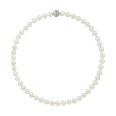 Lot 62 - Cultured Pearl Necklace with White Gold and Diamond Ball Clasp