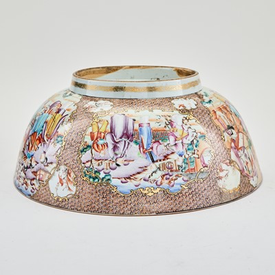 Lot 1041 - Chinese Export Porcelain Punch Bowl