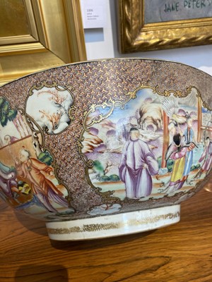 Lot 1041 - Chinese Export Porcelain Punch Bowl