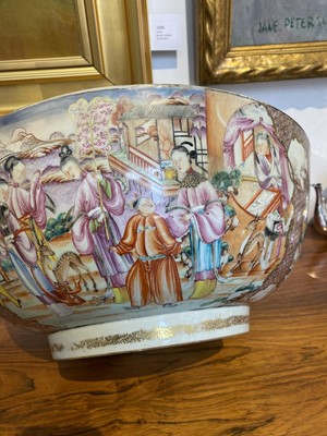 Lot 1041 - Chinese Export Porcelain Punch Bowl