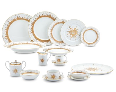 Lot 25 - Maison Haviland Limoges Gilt-Decorated "Ritz Club" Pattern Porcelain Dinner Service