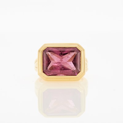 Lot 2078 - Gold and Pink Tourmaline Ring