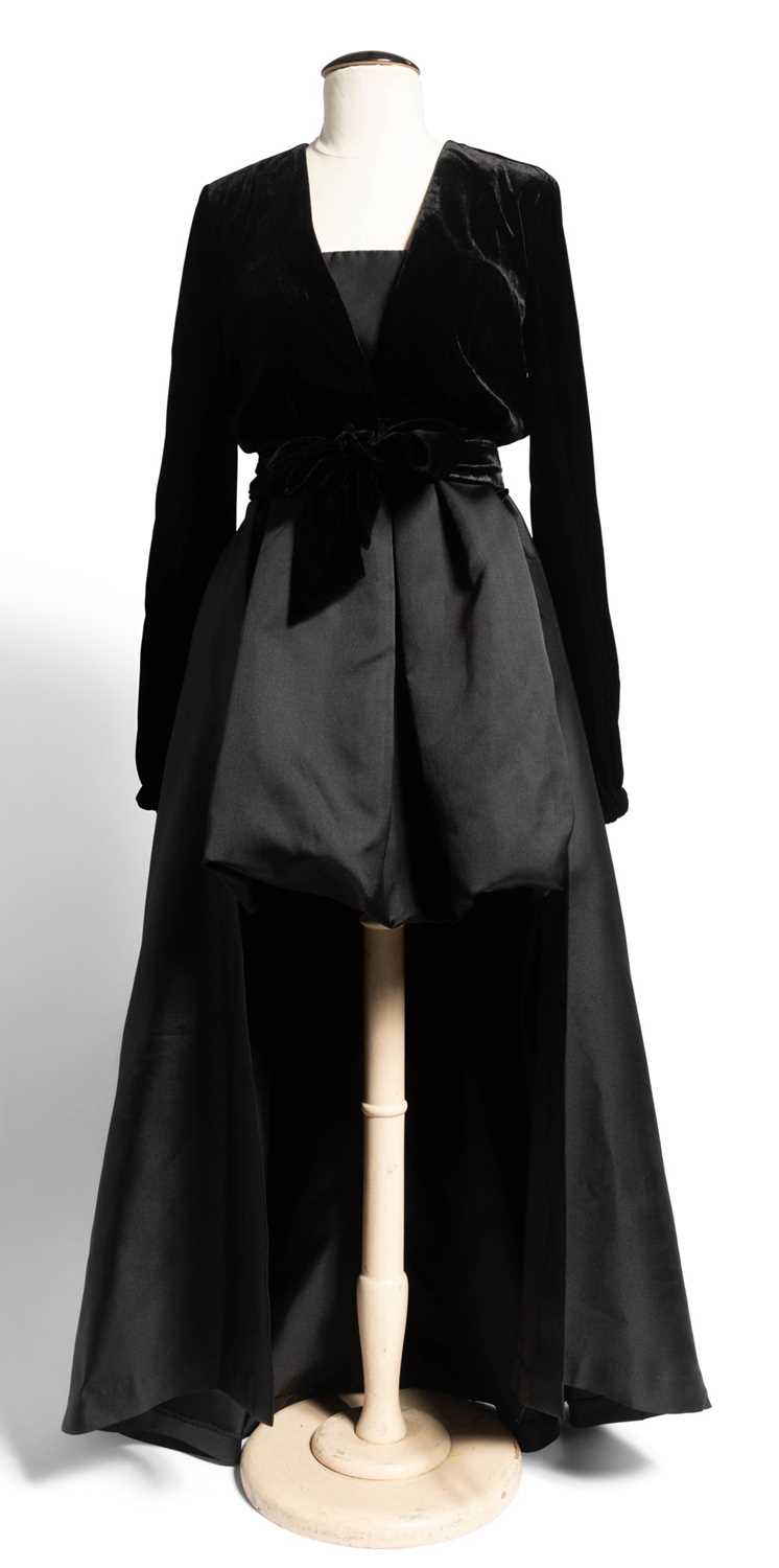 Lot 5011 - Evening dress ensemble worn by Lynnette Perry in the Ragtime Reunion Concert