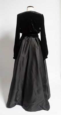 Lot 5011 - Evening dress ensemble worn by Lynnette Perry in the Ragtime Reunion Concert