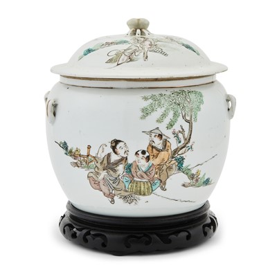 Lot 142 - A Chinese Porcelain Covered Ginger Jar