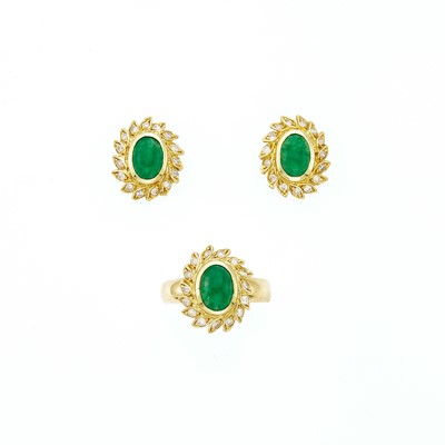Lot 2033 - Gold, Jade and Diamond Ring and Earrings