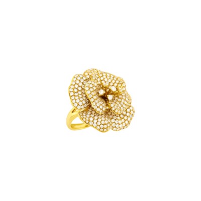 Lot 1100 - Gold and Diamond Flower Ring
