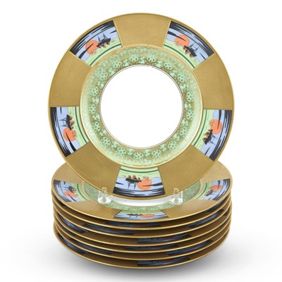 Lot 209 - Set of Eight Hutschenreuther Gilt Decorated Porcelain Service Plates