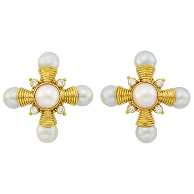 Lot 37 - Elizabeth Gage Pair of Gold, Mabé and Cultured Pearl and Diamond Earclips