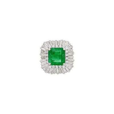 Lot 1142 - Platinum, Emerald and Diamond Ballerina Ring